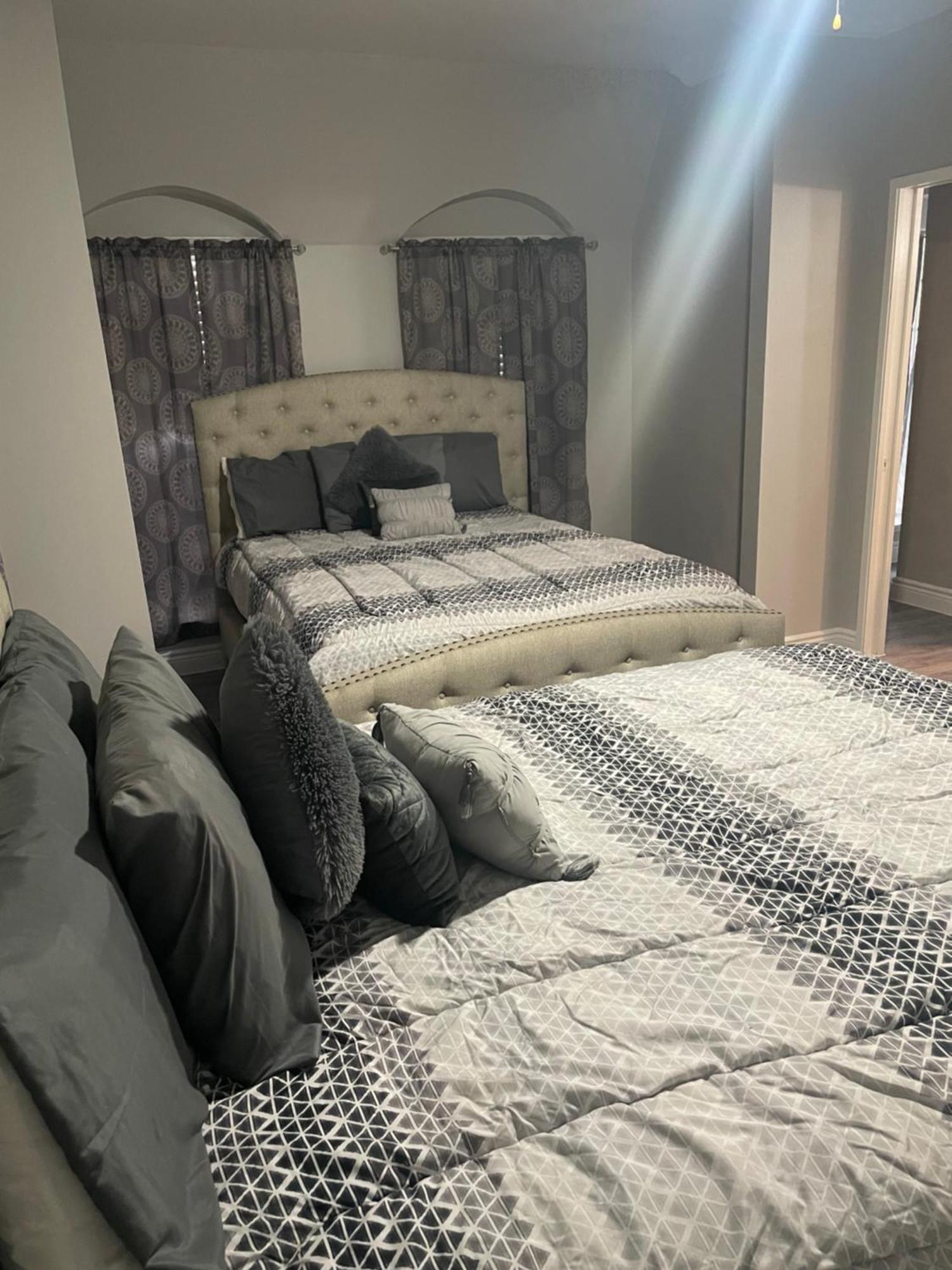 Huge One Bedroom With 2 Queen Size Beds ฮูสตัน ภายนอก รูปภาพ